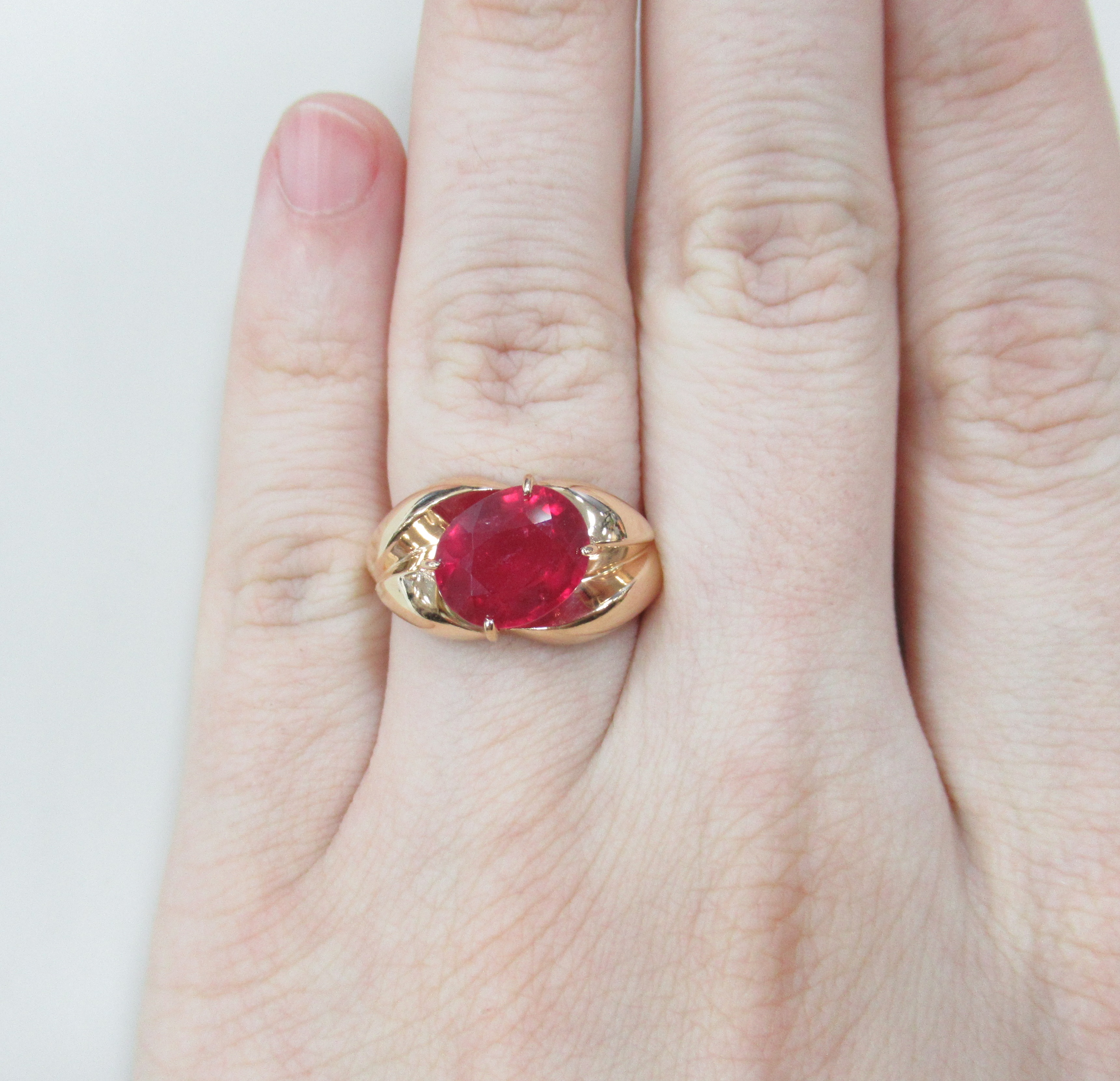 Серебряное кольцо с рубином